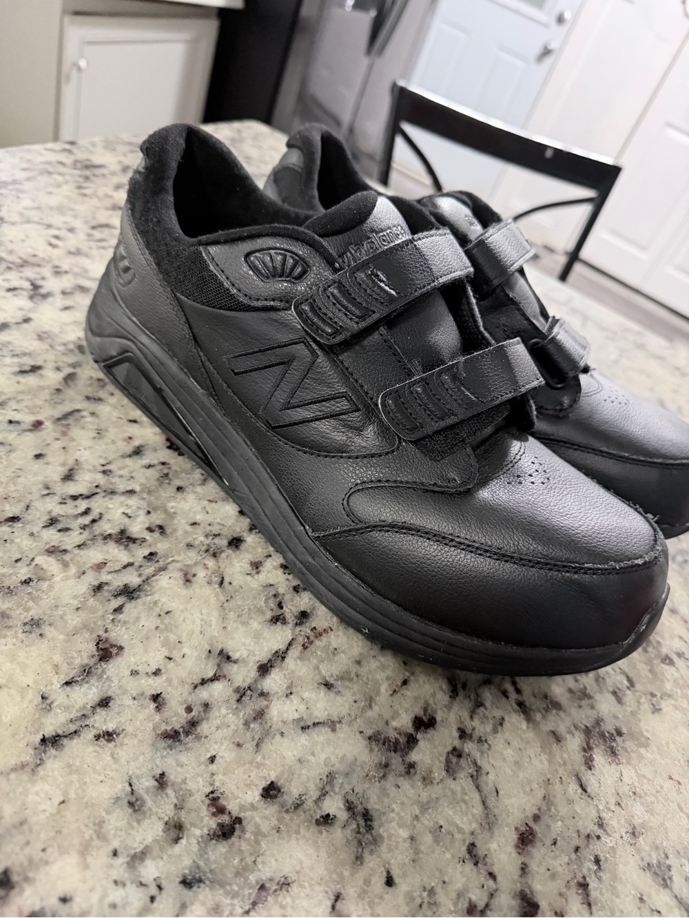 New Balance Men’s Black Leather Double-Strap Walking Shoes